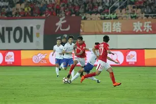 广州恒大主场逆转鲁能,继续领跑积分榜(亚冠18决赛 广州恒大 vs 山东鲁能) 广州恒大主场逆转鲁能,继续领跑积分榜(亚冠18决赛 广州恒大 vs 山东鲁能)